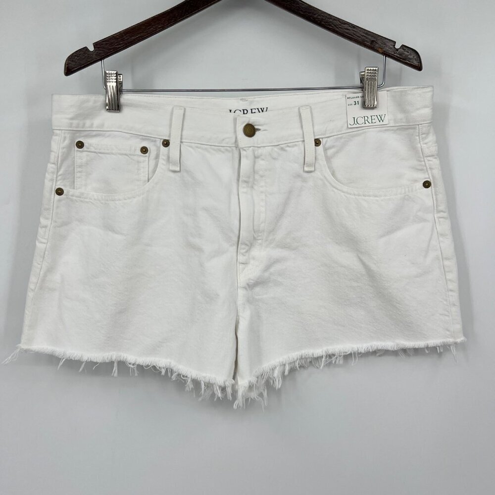 Relaxed denim short in white raw hem woman's size 31 new with tag